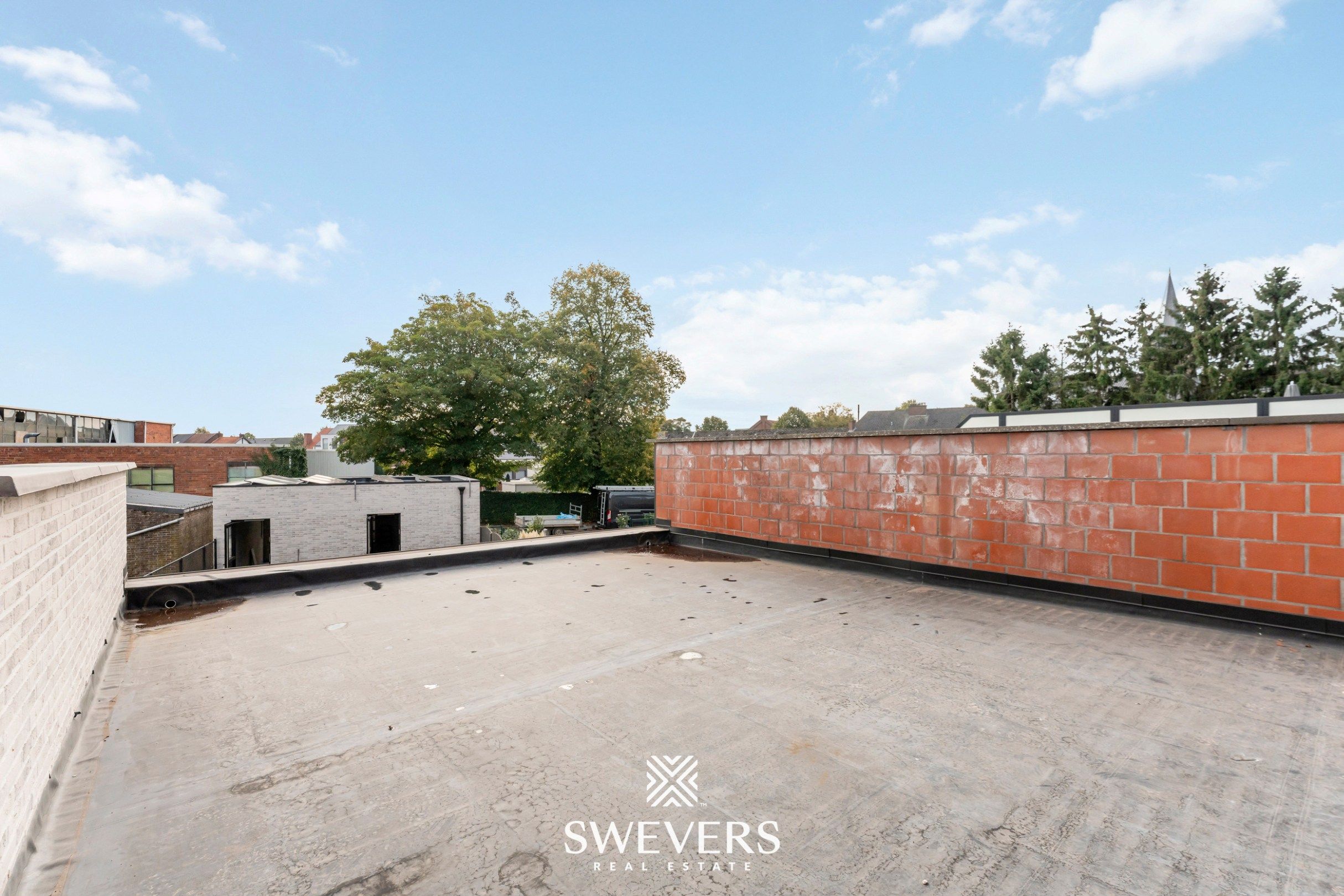 Ruim duplexappartement met groot terras en garage in Helchteren foto 25