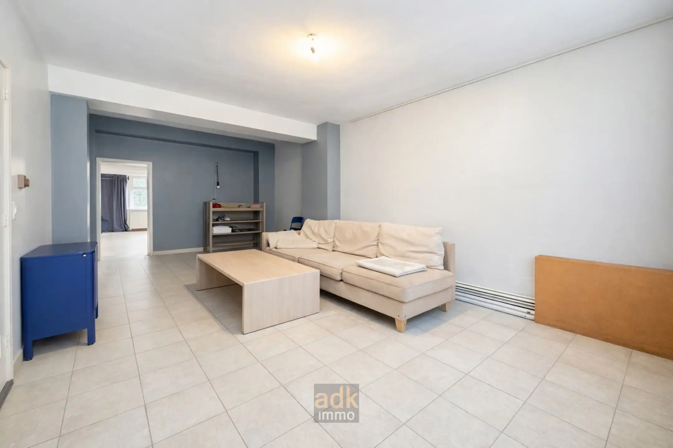 Grote woning met 4 slaapkamers & 4 garages foto 4