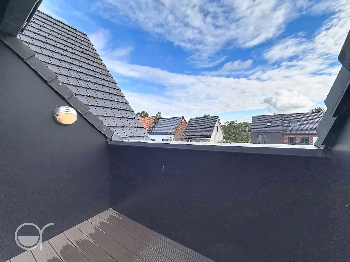 Lichtrijk duplexappartement met 2 slaapkamers, terras, garagebox én staanplaats foto 7