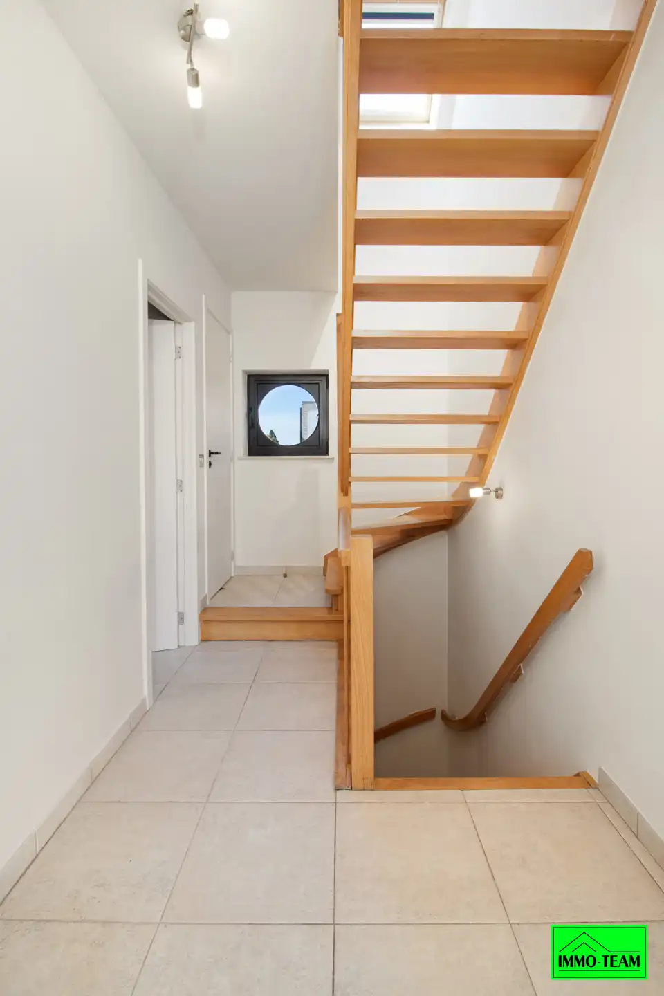 Ruim duplex-appartement met 3 slaapkamers foto 4