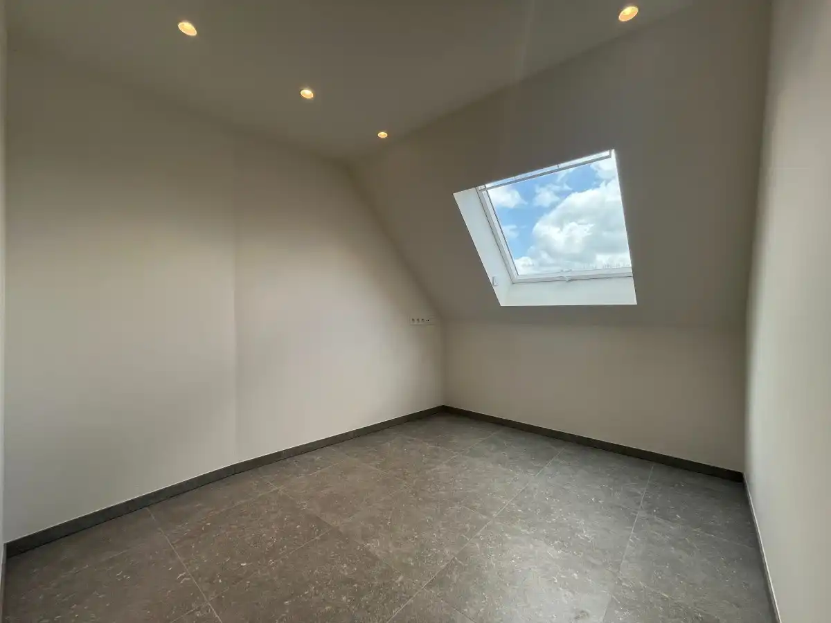 Dadizele - Ruime duplex met terras, tuin en staanplaats in het centrum foto 7