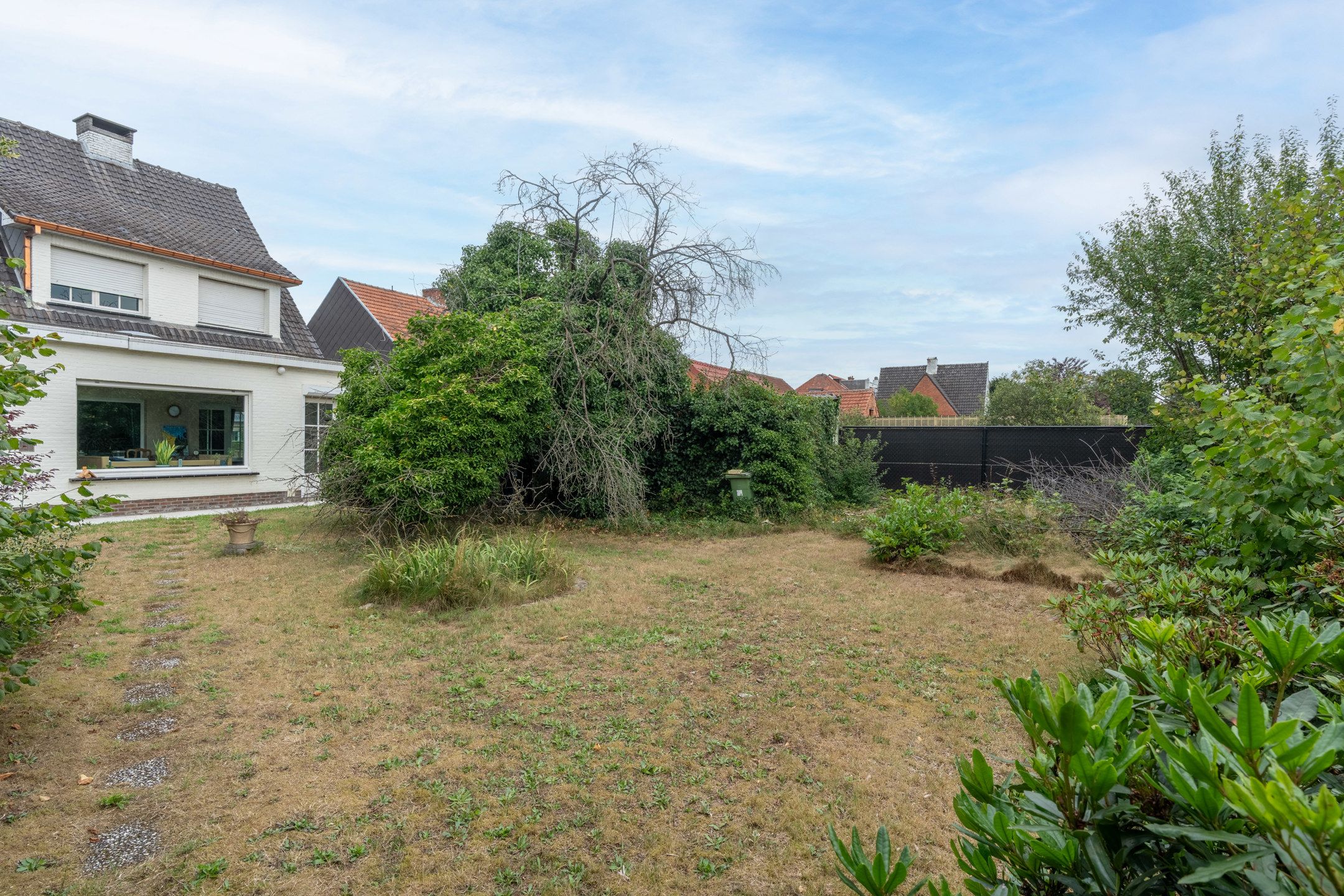 Te renoveren gezinswoning (196m²) op perceel van 1.943m². foto 27