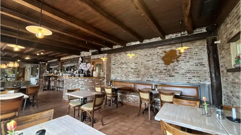Overname instapklare Bistro - Brasserie met Feestzaal en 2 Terrassen in Donk (Maldegem) foto 4