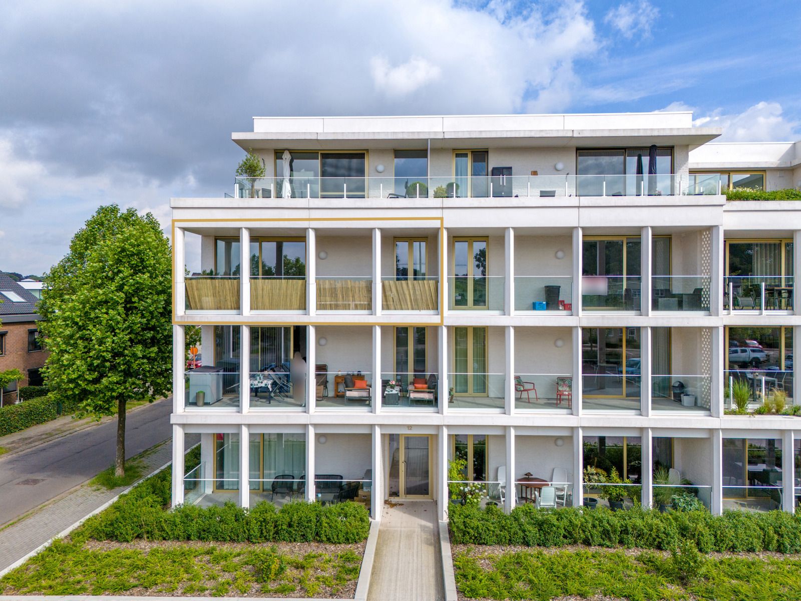 Instapklaar 1-slaapkamerappartement + parking op Marktplein foto 2