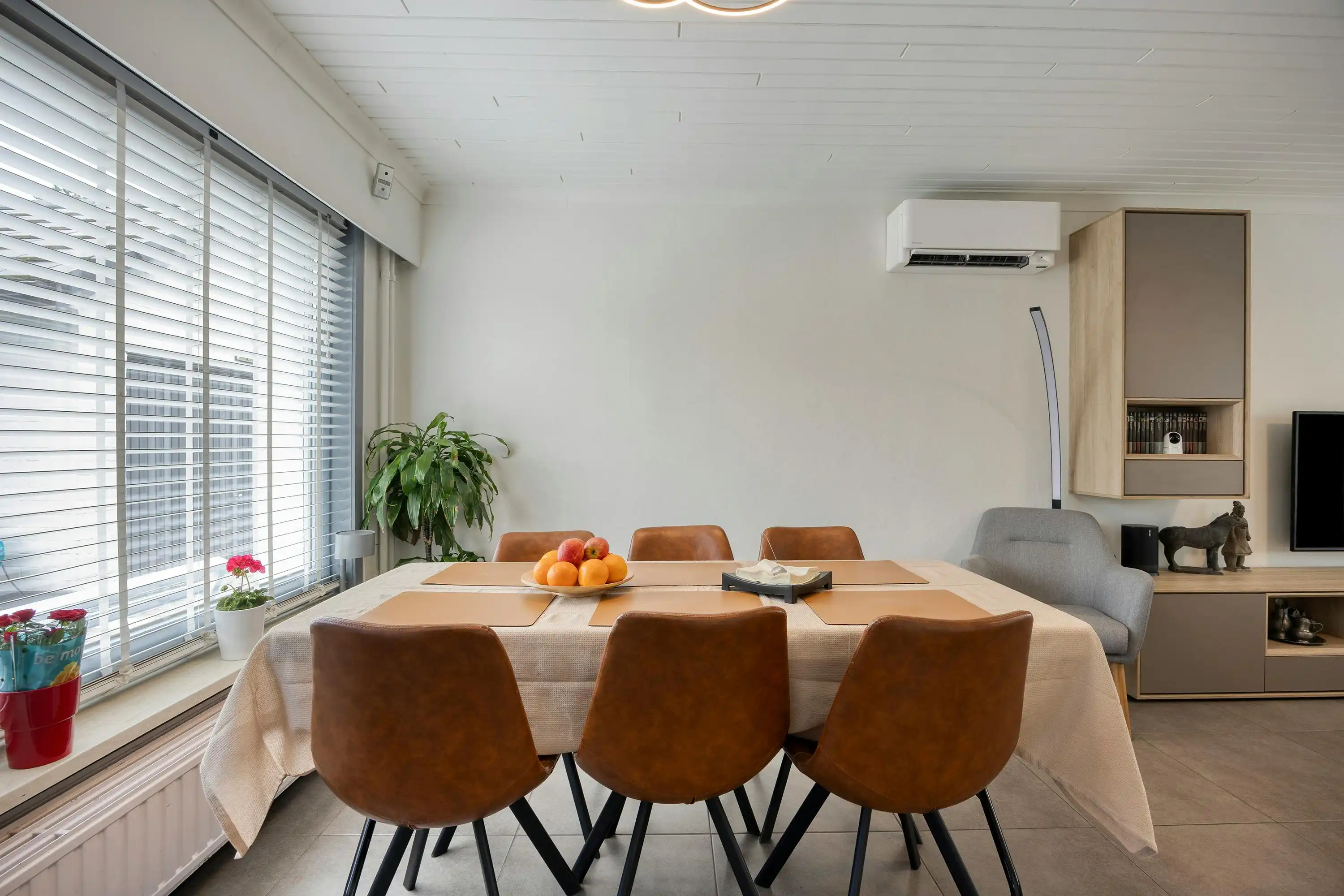 Huis met 3 slaapkamers - EPC A - te koop in centrum van Eeklo foto 6