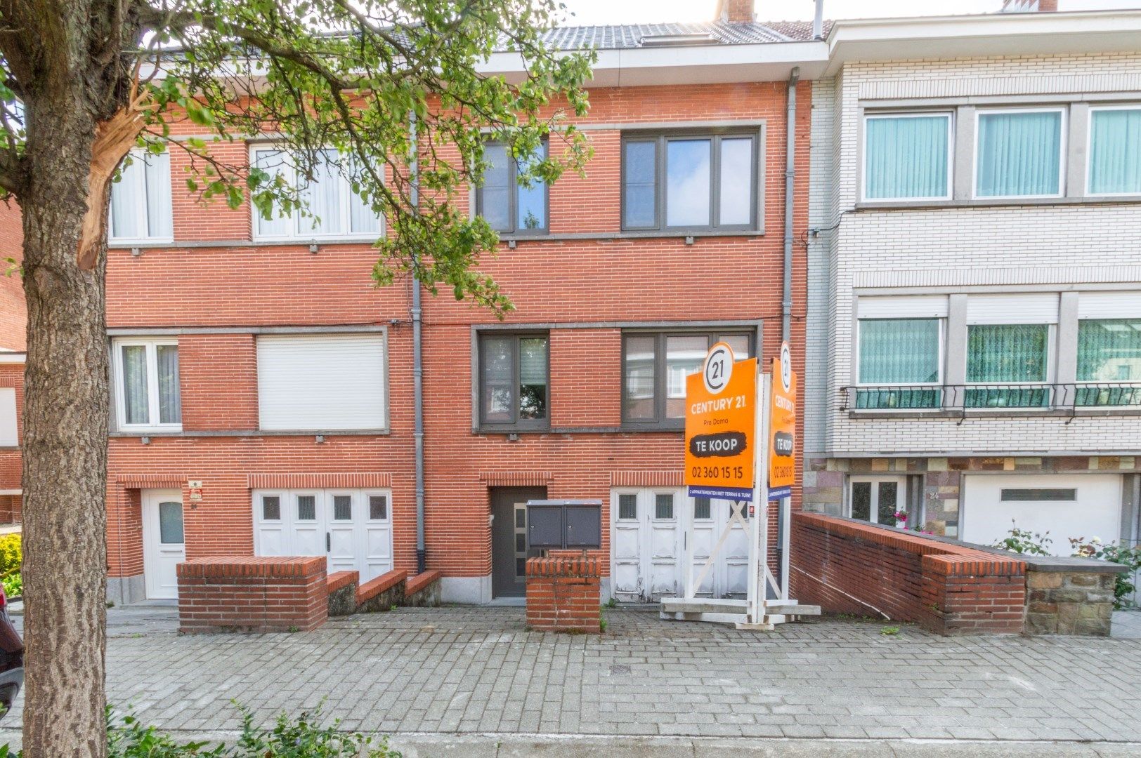 OPBRENGSTEIGENDOM MET 2 APP, GARAGE, TERASSEN & TUIN ! foto 2