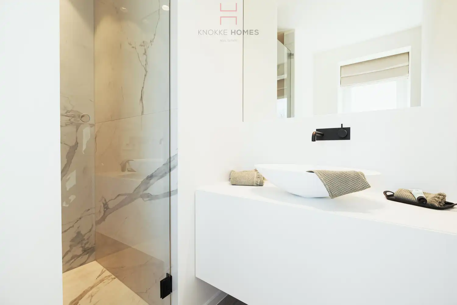 Ruim en prachtig gerenoveerd appartement met zicht op het Zegemeer foto 13