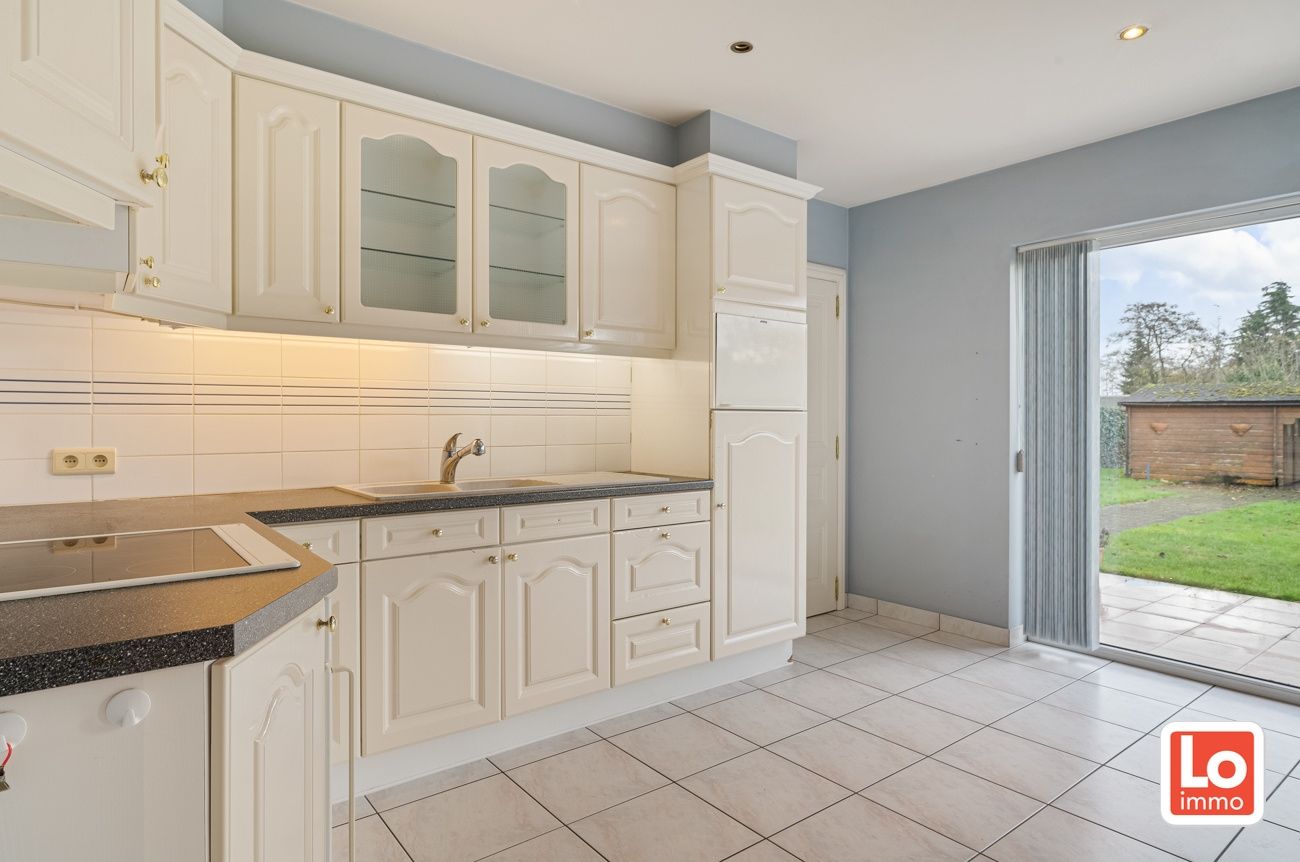 VERKOCHT!! Mooie en degelijke open bebouwing met inpandige garage op een heel rustige toplocatie vlakbij het centrum van Lochristi! foto 9