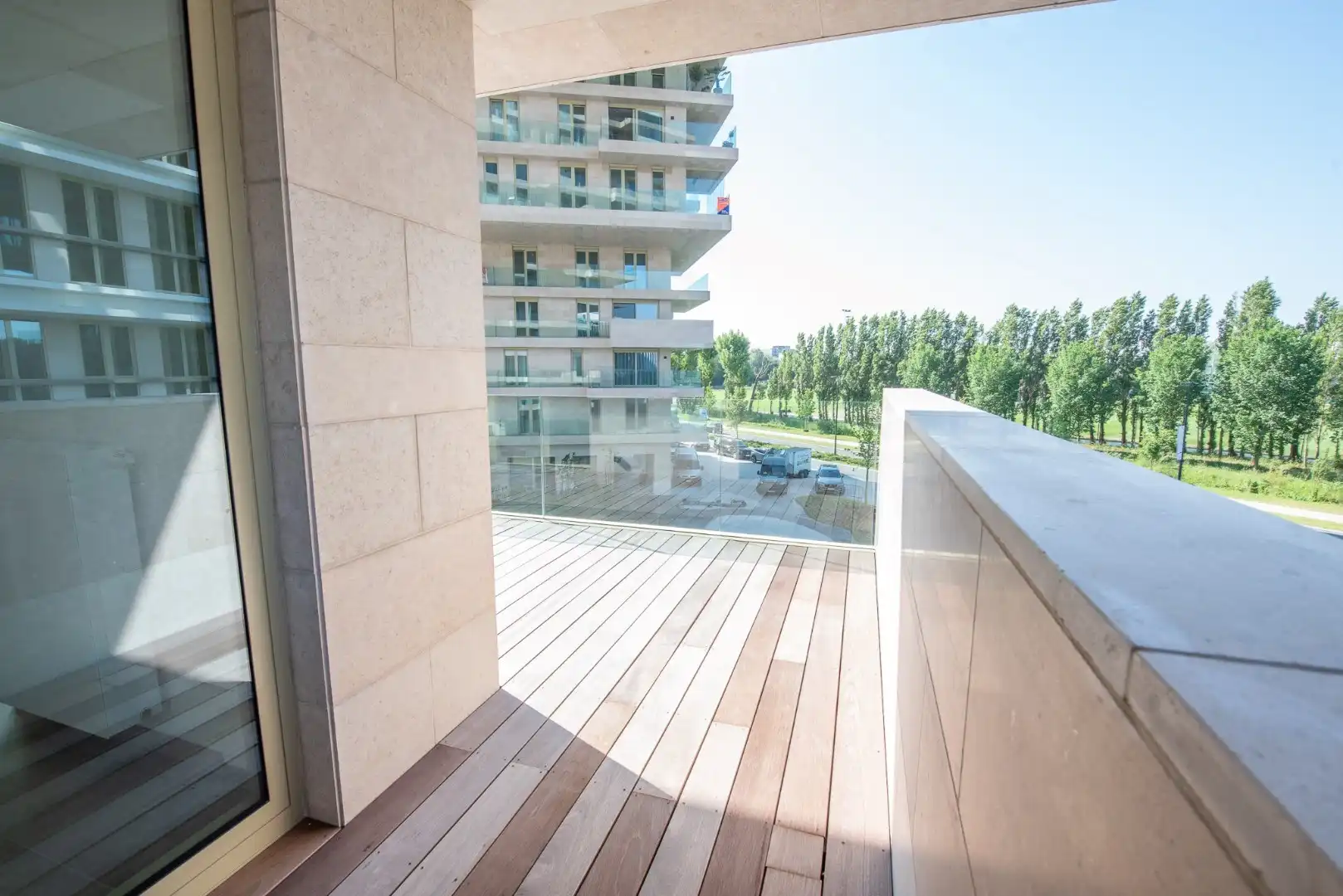 Prachtig BEN hoekappartement te huur in de gegeerde "Waterfront" residentie foto 16