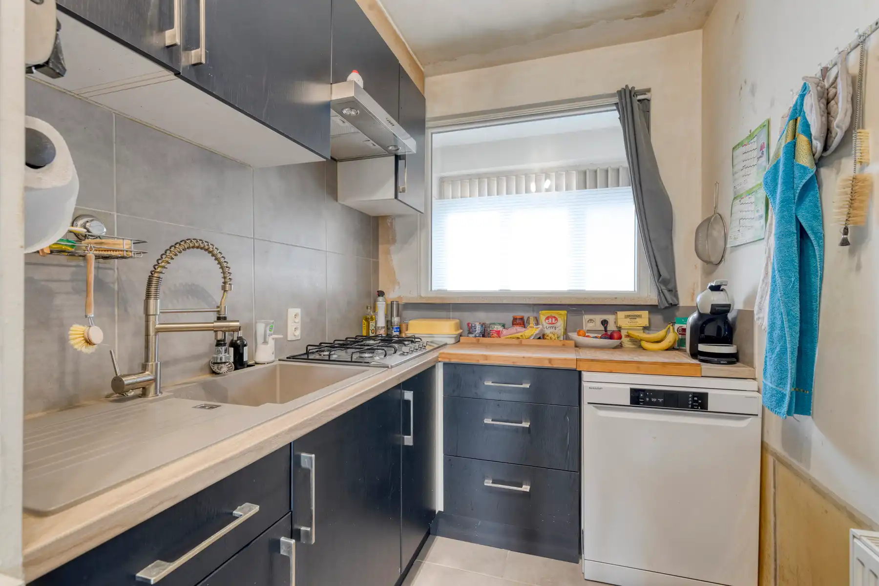 Gezellig instapklaar appartement met ondergrondse standplaats ! foto 6