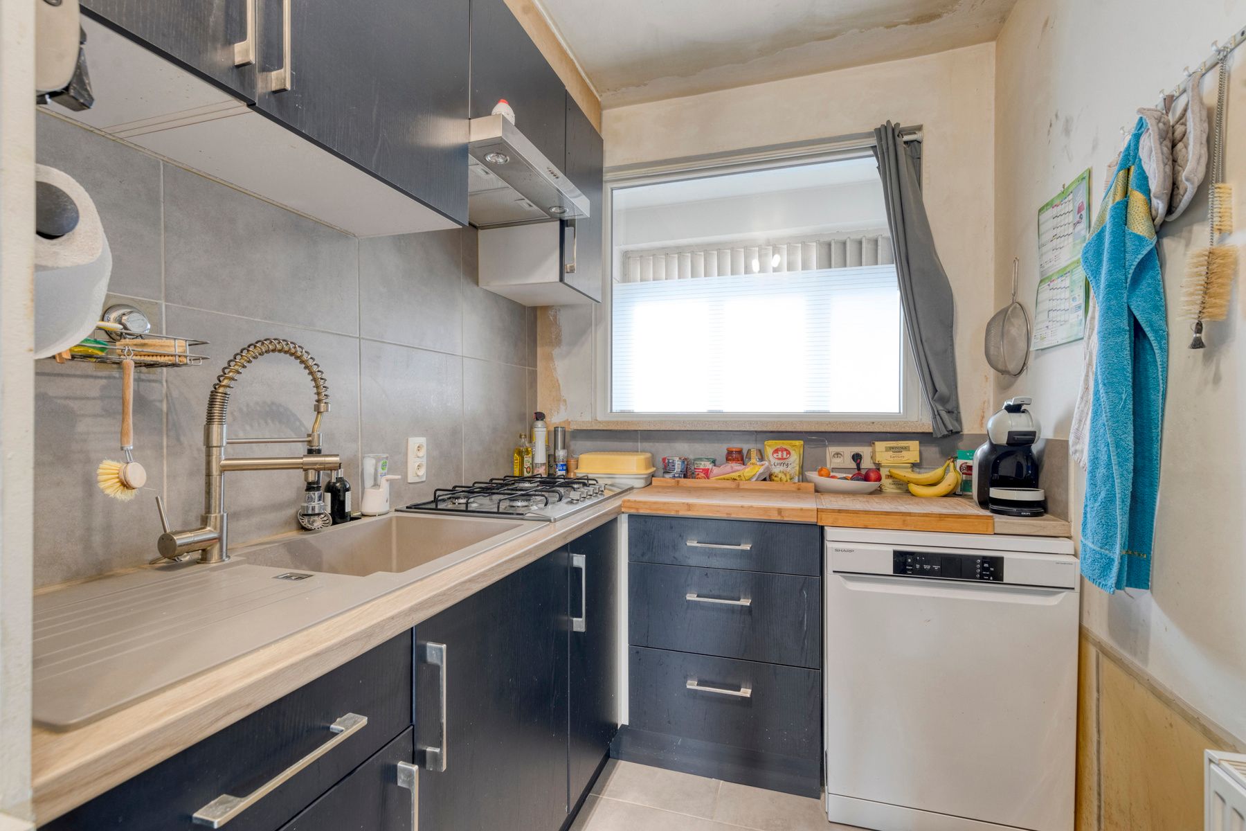 Gezellig instapklaar appartement met ondergrondse standplaats ! foto 6