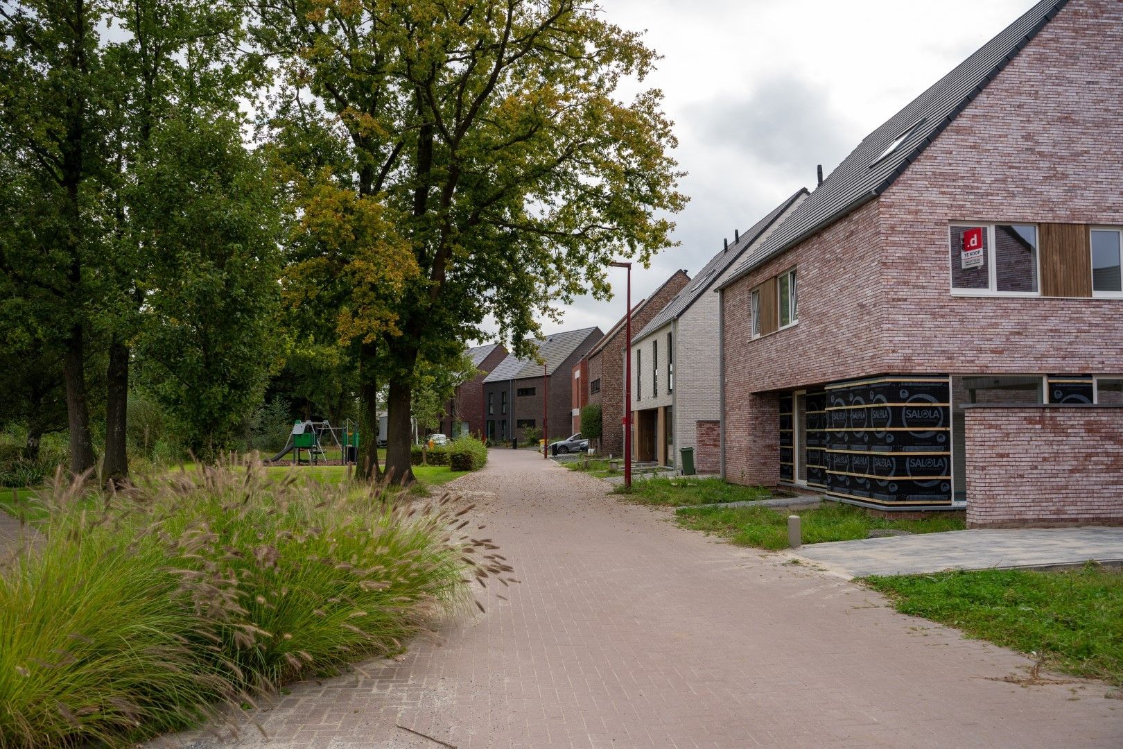 Ruime open bebouwing met 3 slpk's & zon gerichte tuin				 foto 5