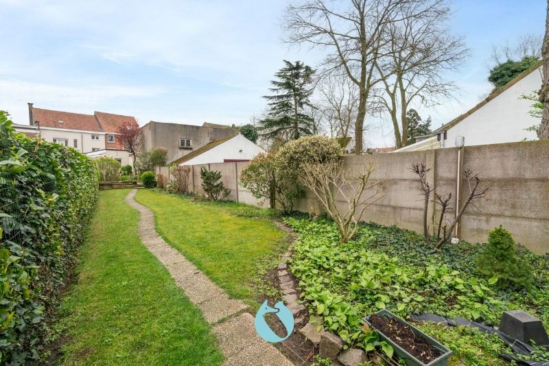 Ruime karaktervolle woning met tuin en garage foto 16