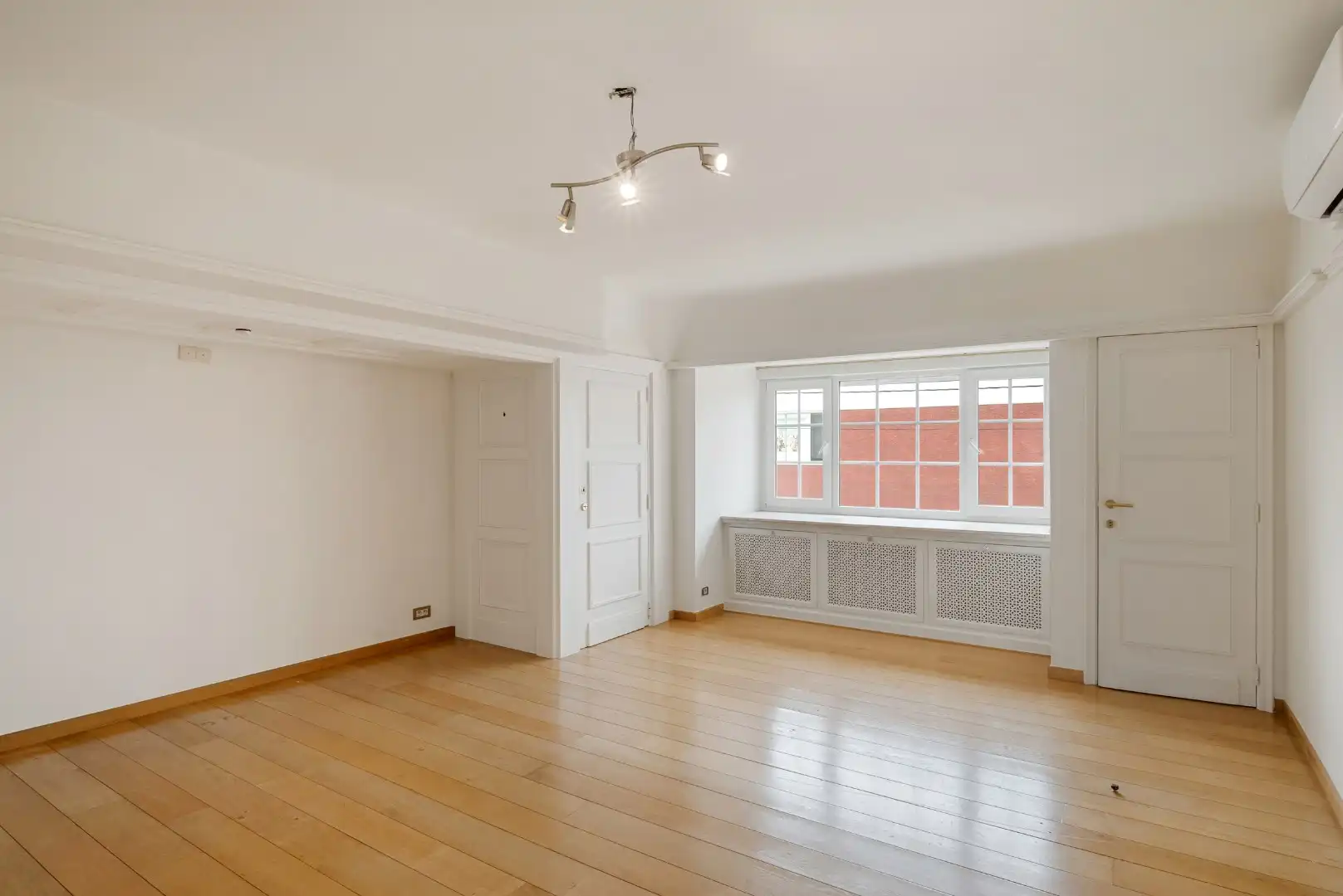 Stijlvolle villa met 5 slaapkamers op mooi perceel van 1325m² foto 14