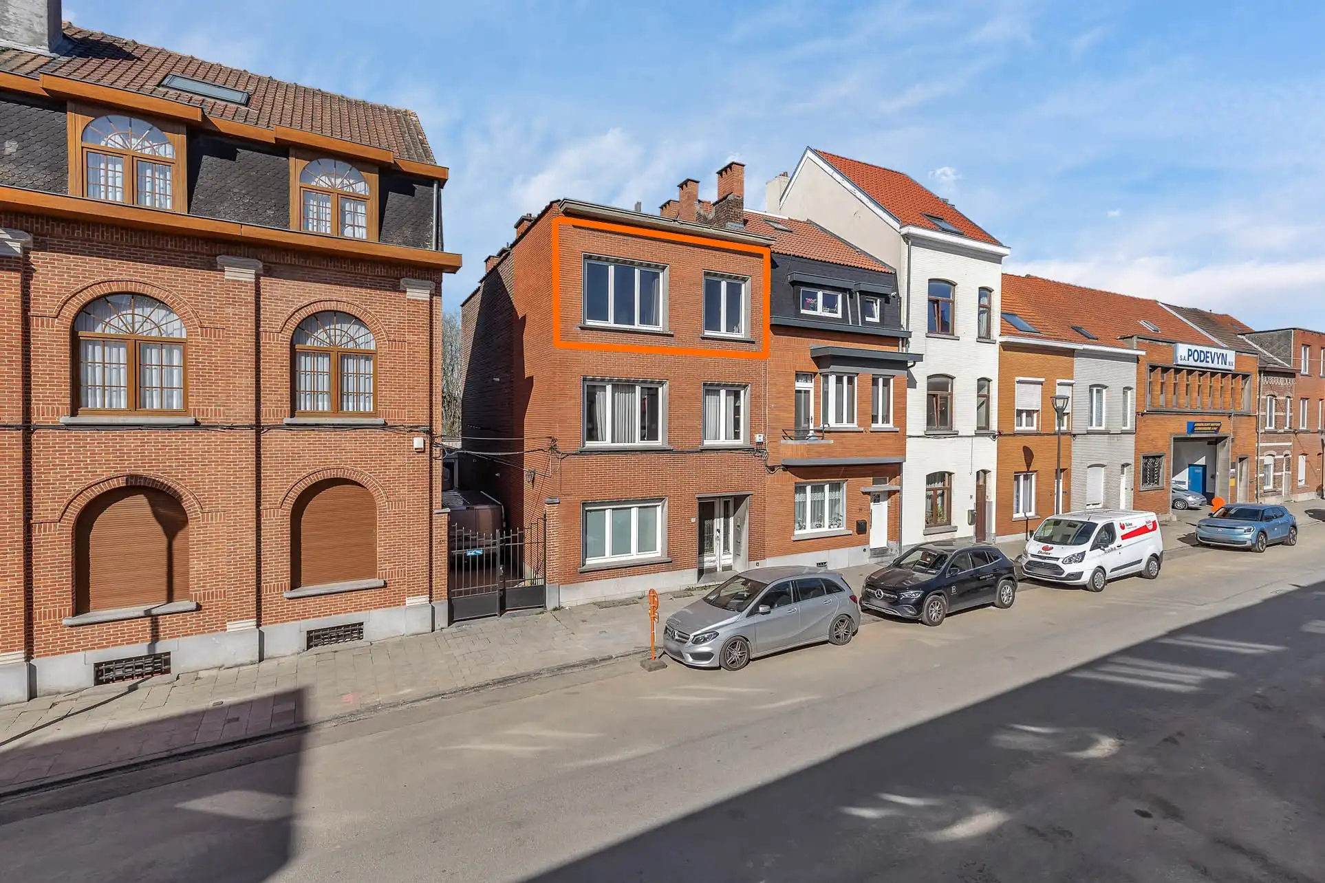 Instapklaar appartement te koop in Anderlecht foto {{pictureIndex}}