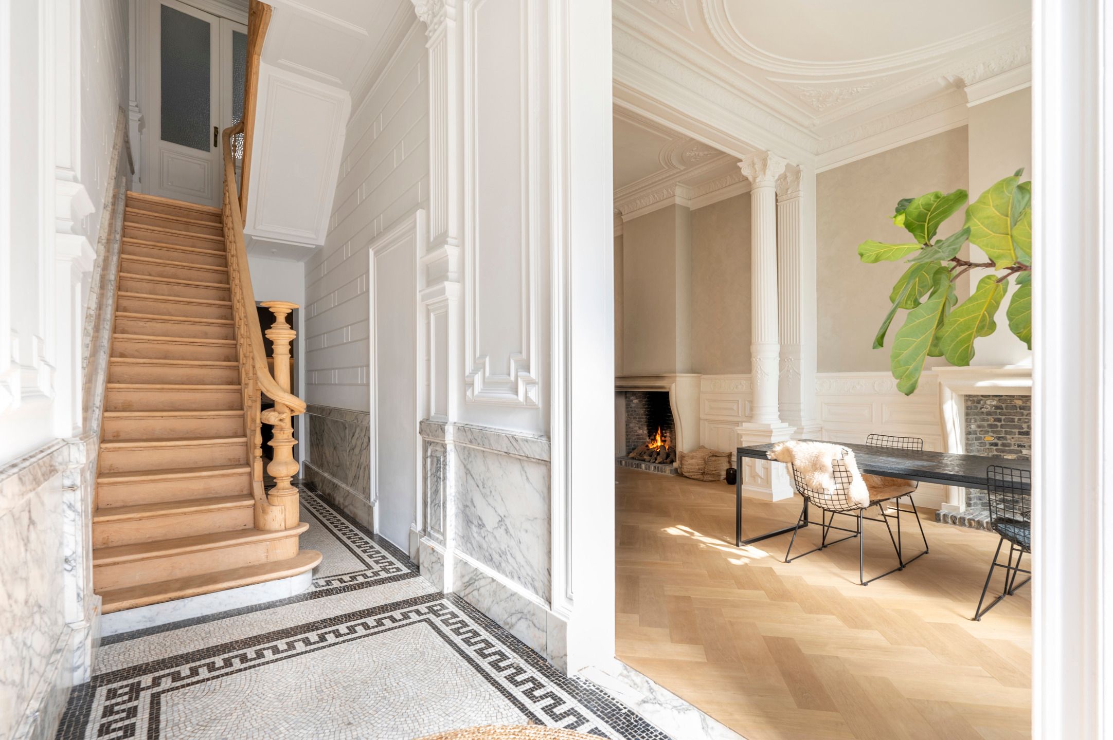 Indrukwekkend herenhuis op een toplocatie te Antwerpen Zuid. foto 12