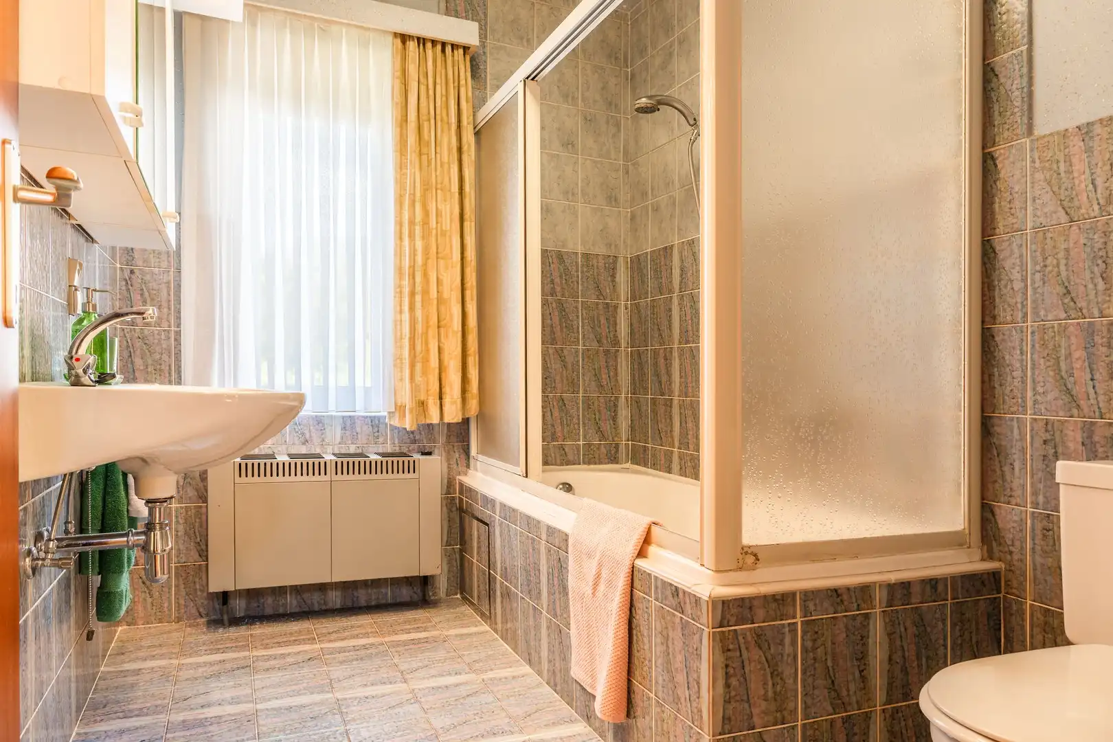Te renoveren halfopen woning met diepe tuin foto 15