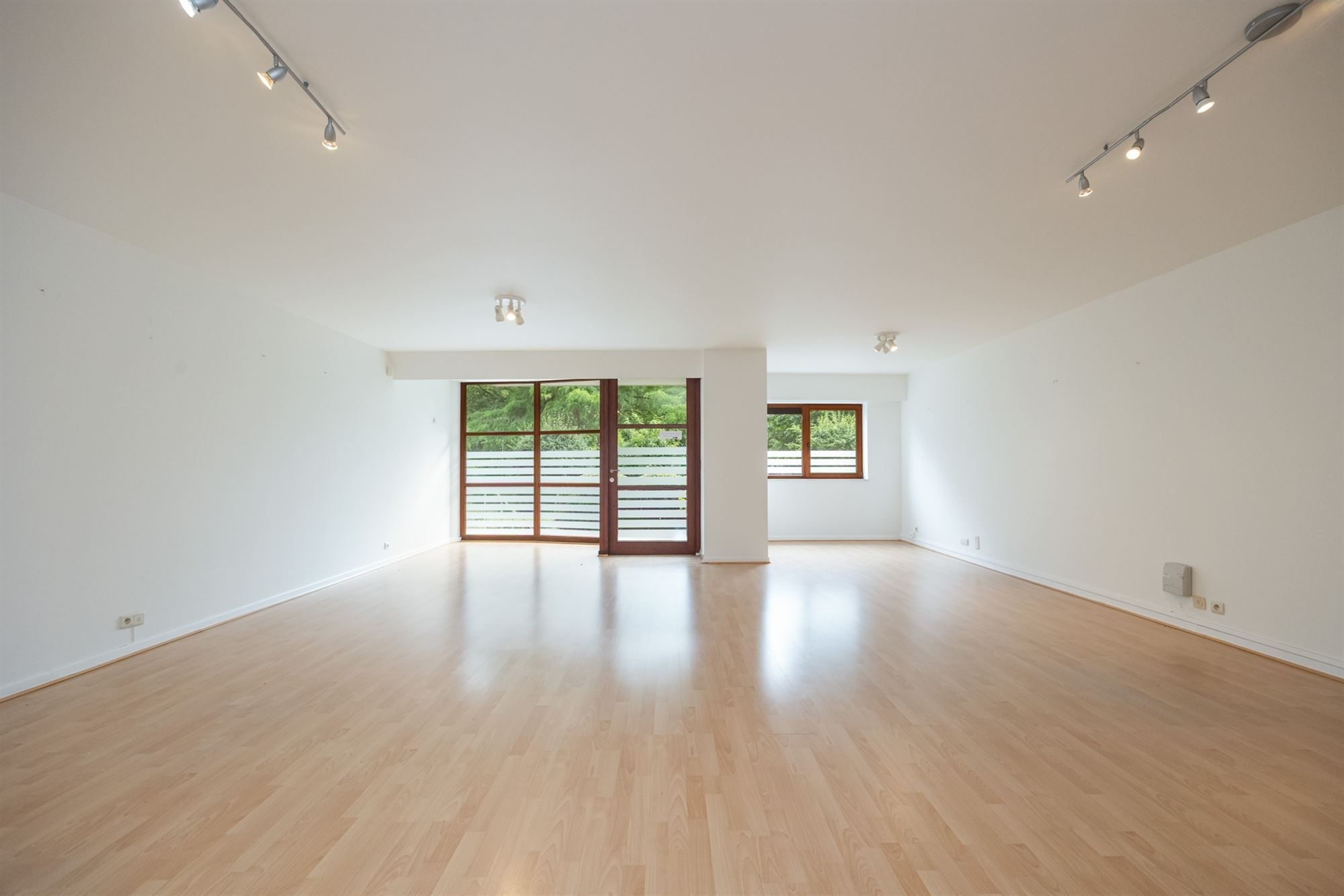 Instapklaar kantoor in het centrum van Schoten foto 8