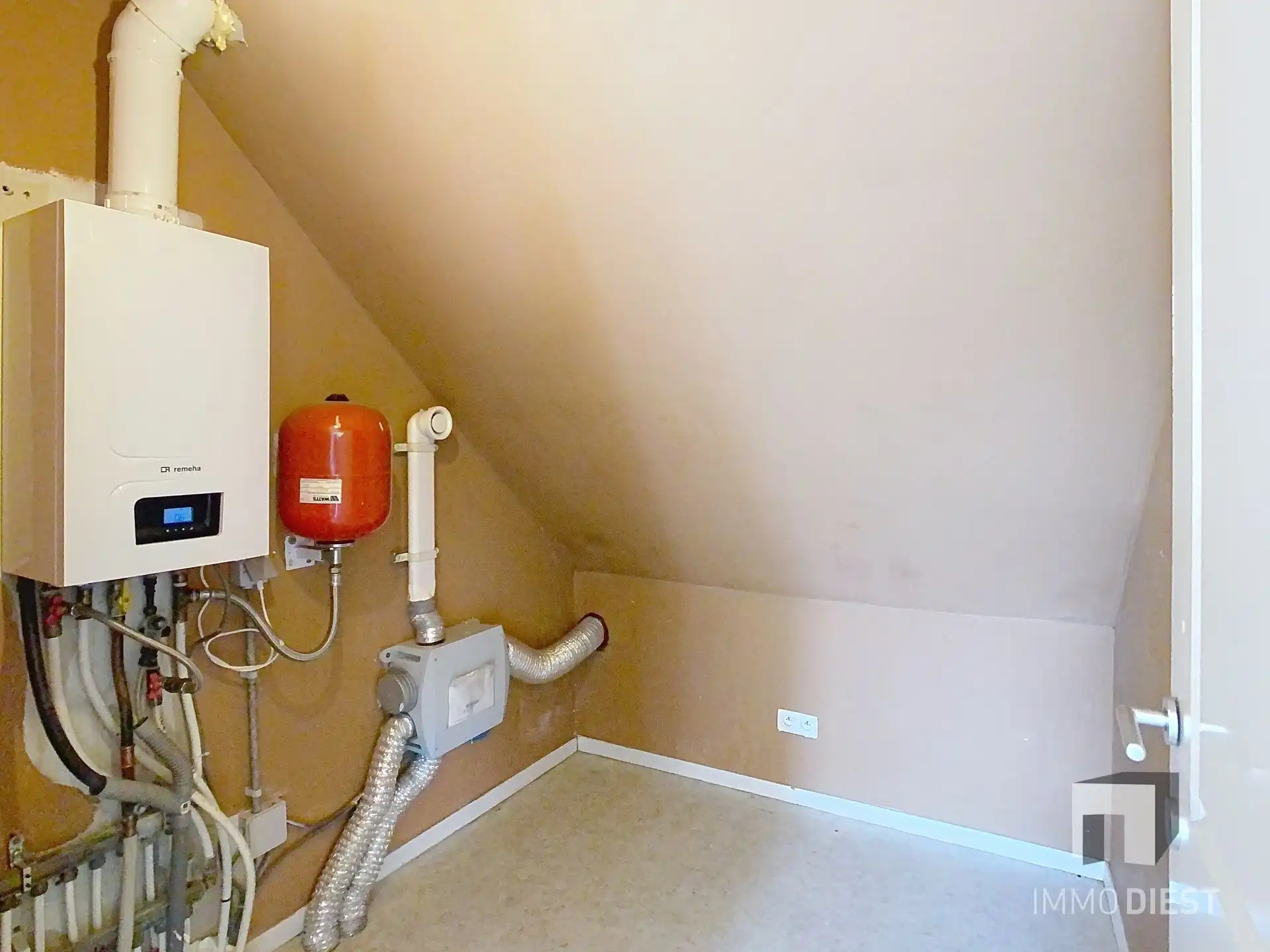 Kokette woning met drie slaapkamers rand Diest foto 23