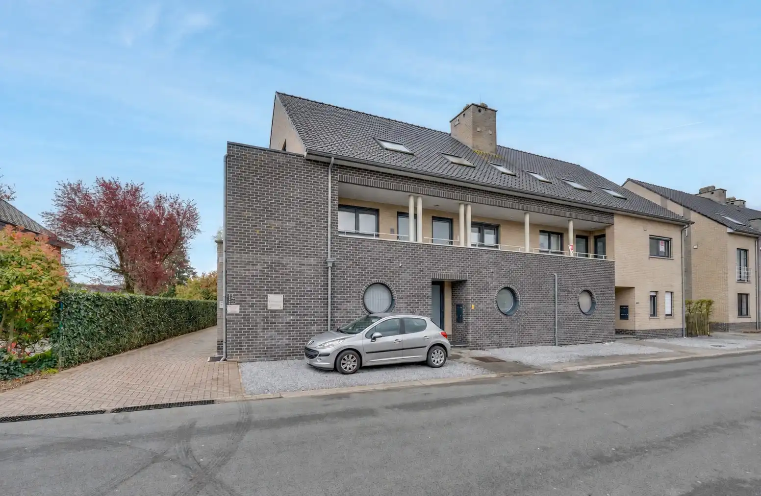 DUPLEXAPPARTEMENT MET 2 SLAAPKAMERS TE HELCHTEREN foto {{pictureIndex}}