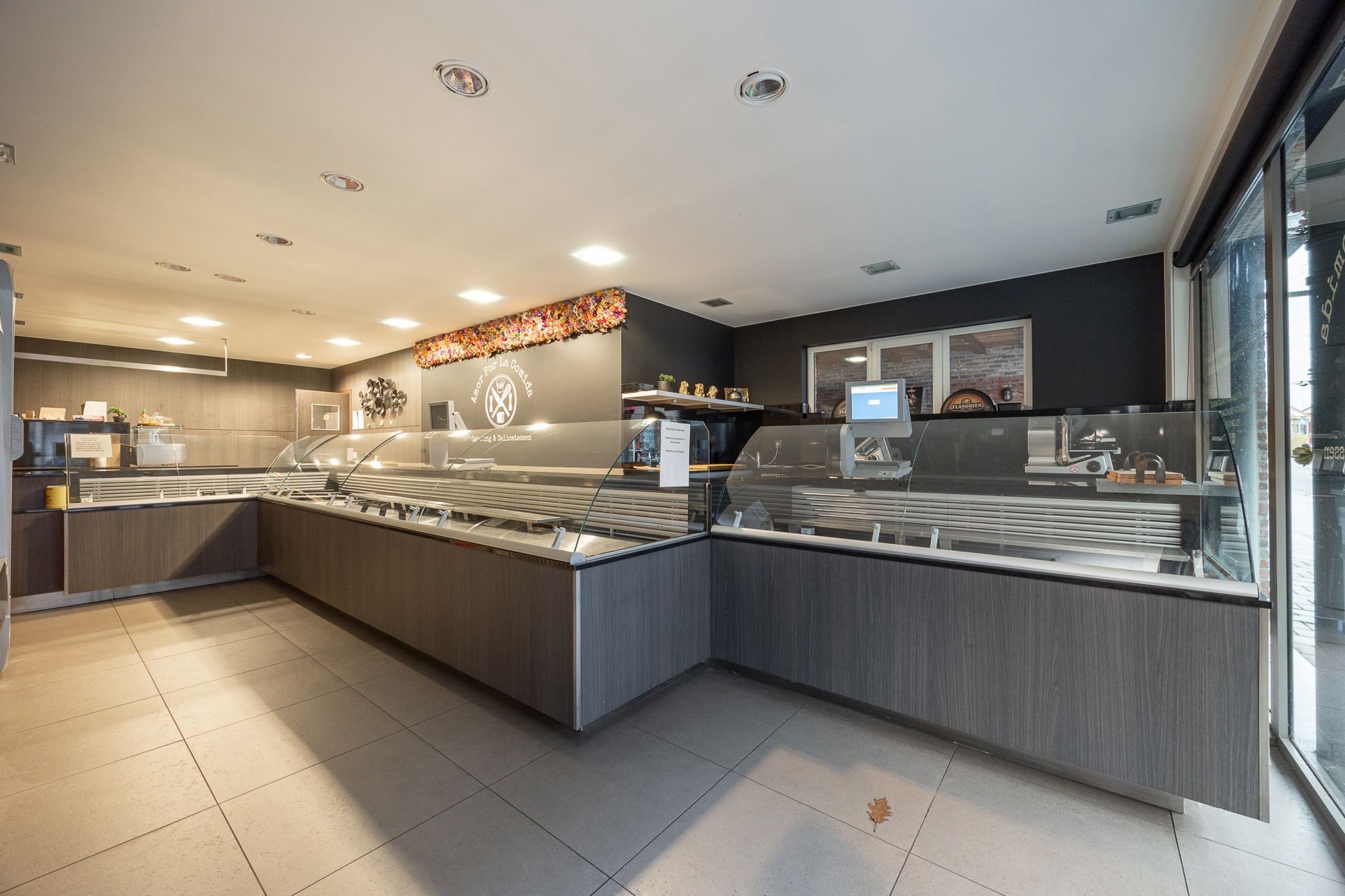 Modern handelsgelijkvloers in het centrum van Lint (115m²) foto 3
