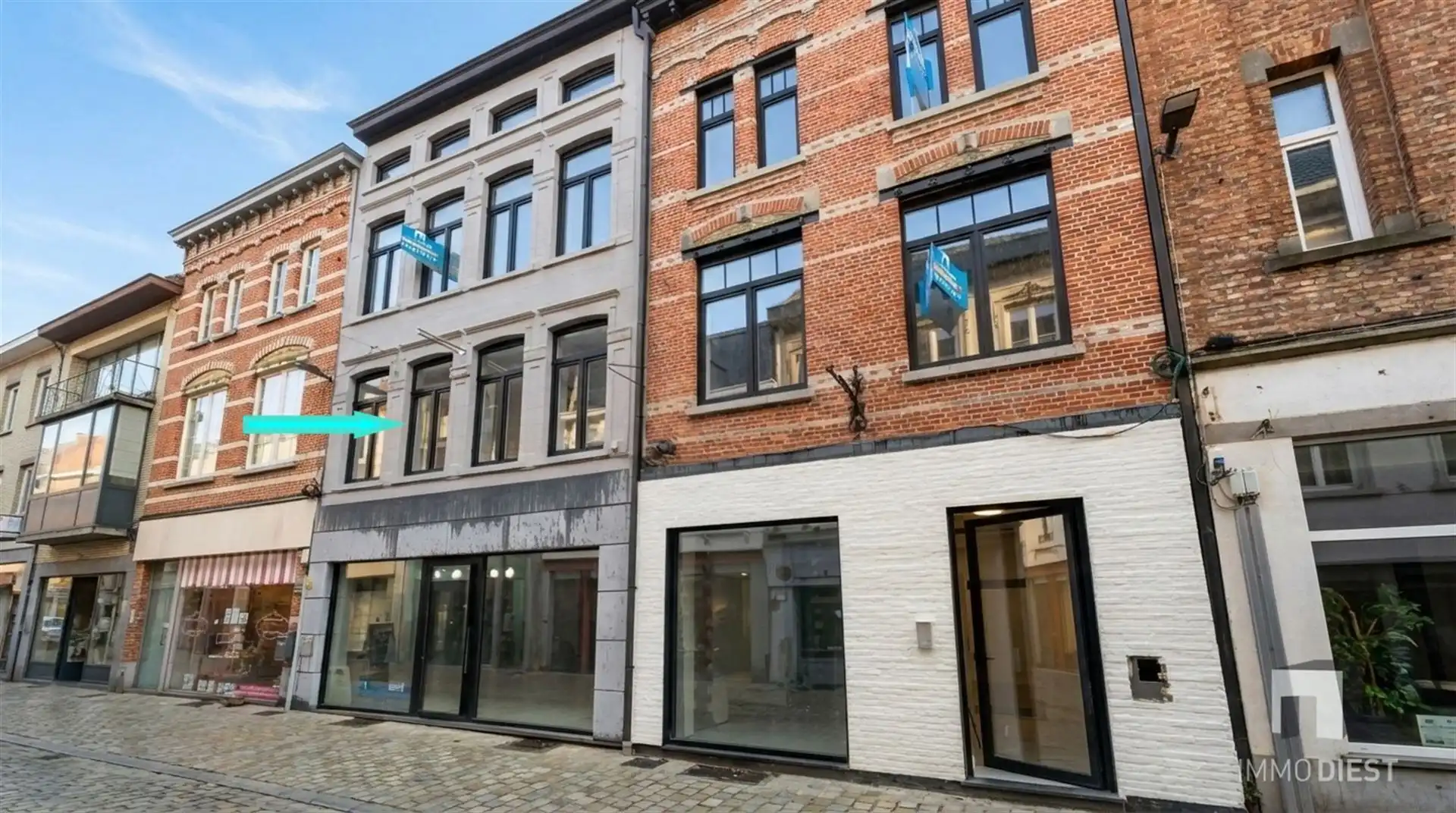 Knap appartement met terras en 2 slpks - centrum Diest - veel lichtinval foto {{pictureIndex}}