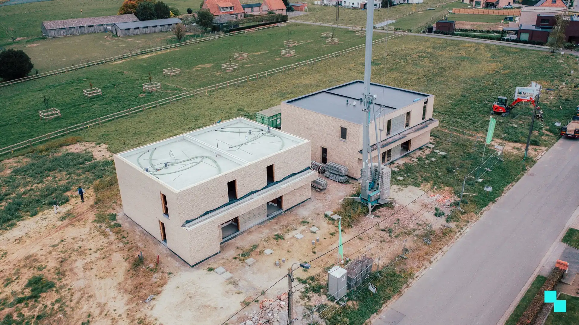 Halfopen nieuwbouwwoning met landelijke verzichten foto {{pictureIndex}}