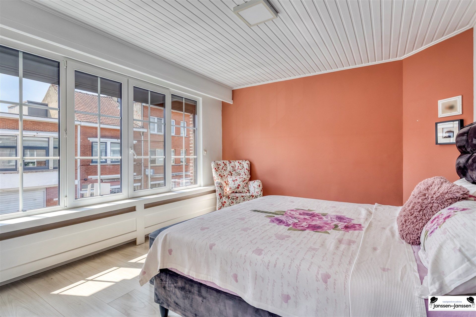 Gerenoveerde eengezinswoning met 3 slaapkamers.  foto 14