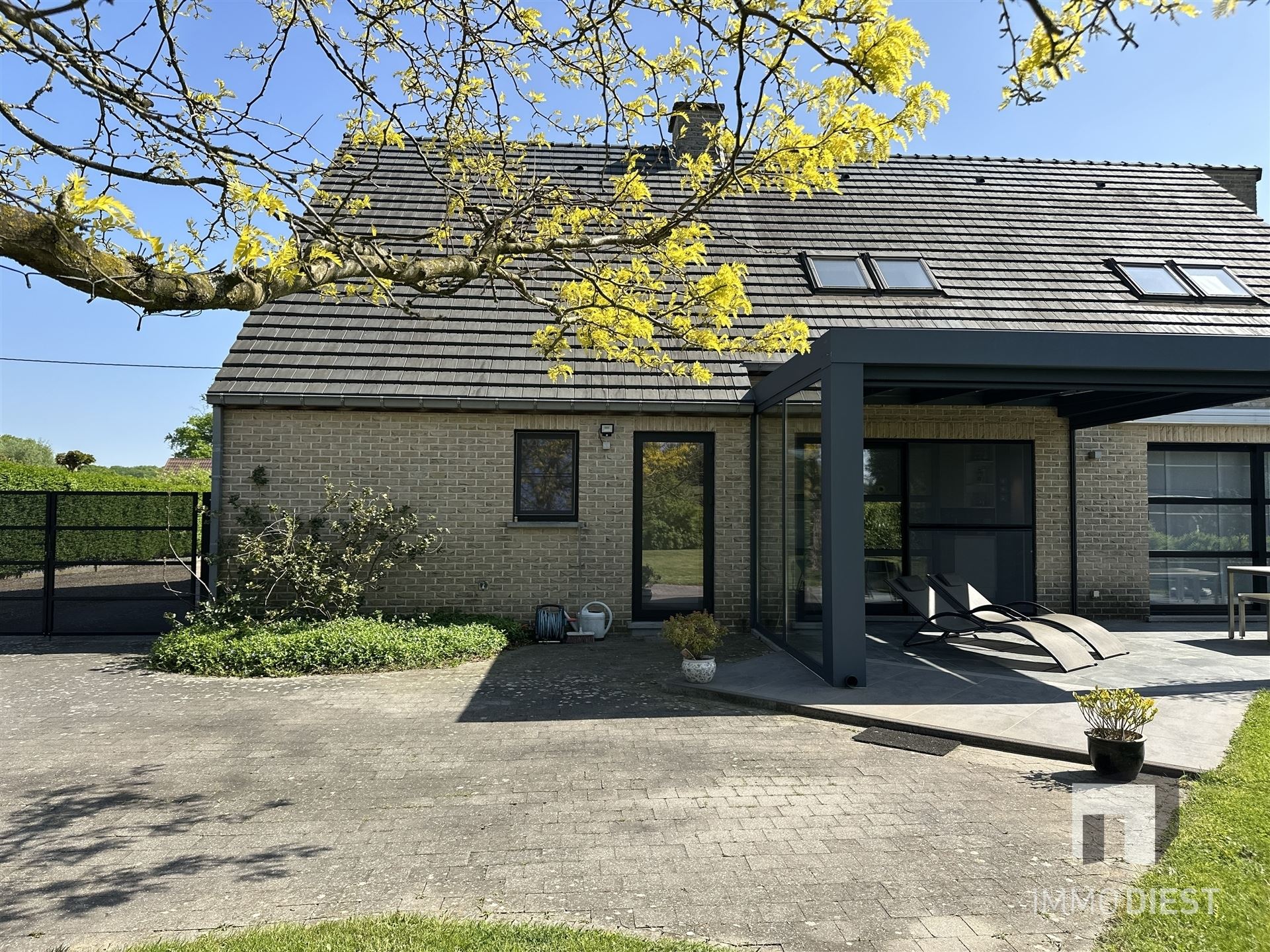 Instapklare woning met zicht op agrarisch gebied - bureau + 3 slpks foto 48