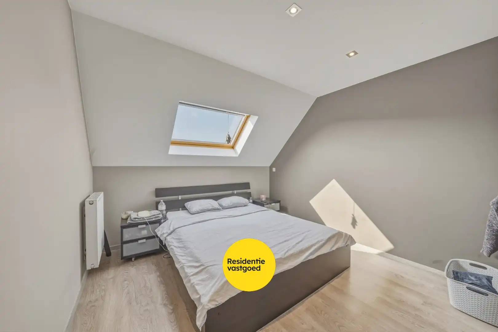 Instapklare recente woning met zeer ruime garage en tuin in Oudenburg foto 17