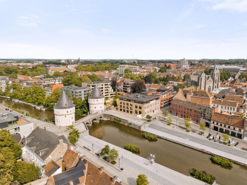 Commerciële ruimte te koop Guido Gezellestraat 4-6 - 8500 Kortrijk