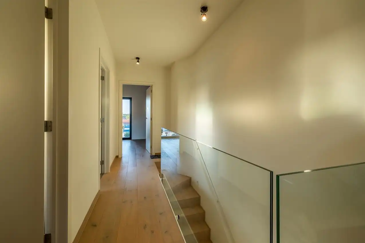 Verrassend ruim duplexapppartement met 3slk foto 15