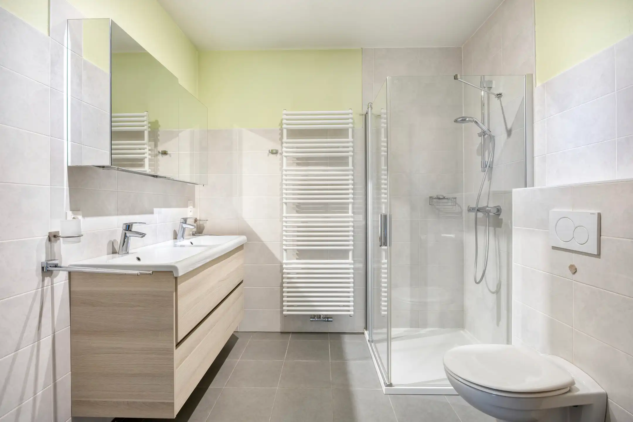 Zeer ruim appartement met 2 slaapkamers & prachtig terras foto 12