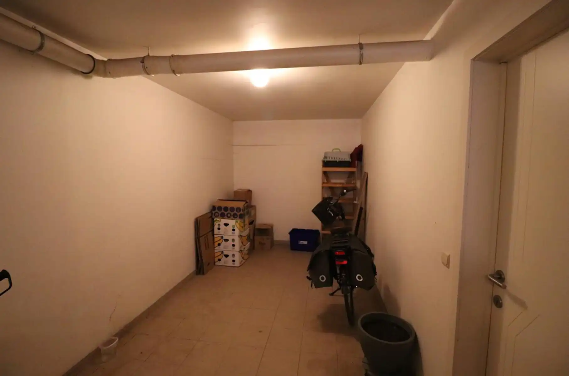 Gelijkvloers appartement met slaapkamer en berging. foto 12