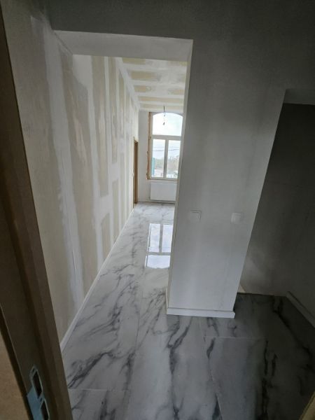 Gerenoveerde woning met garage foto 10