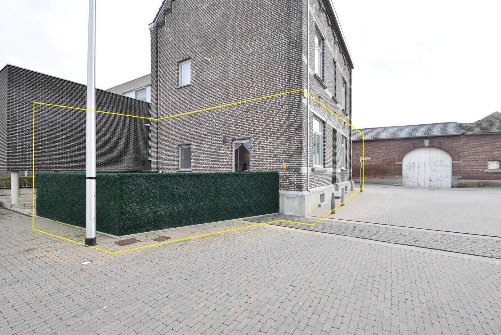 Knap gelijkvloersappartement met ruim terras en carport  foto 4