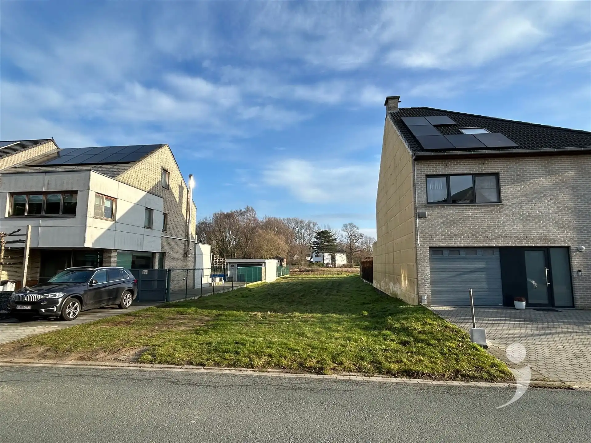 Knappe bouwgrond voor halfopen bebouwing foto 2