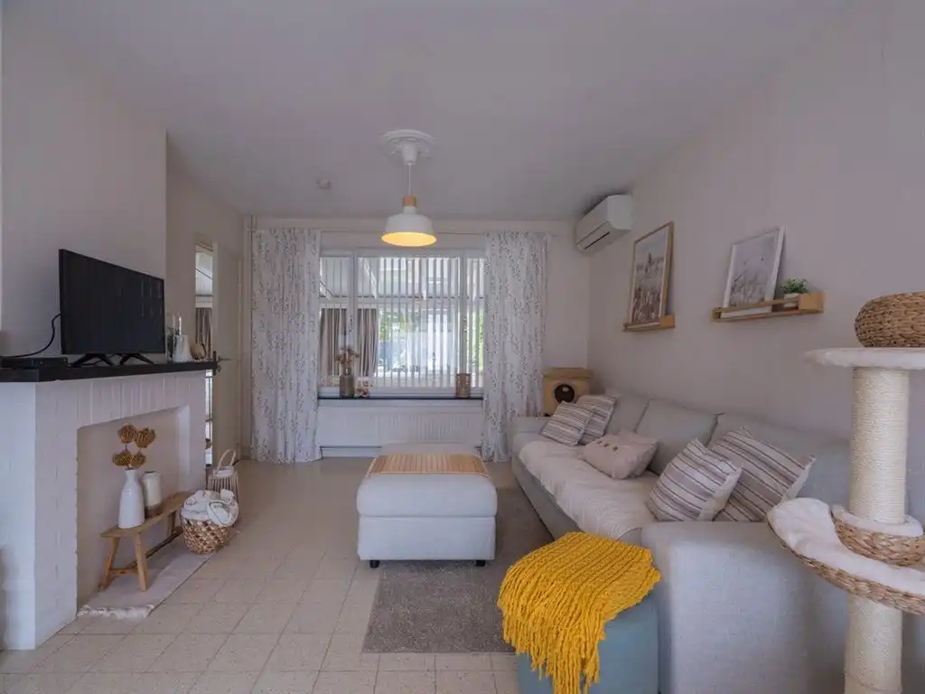 Instapklare, half-vrijstaande woning met inpandige garage foto 12