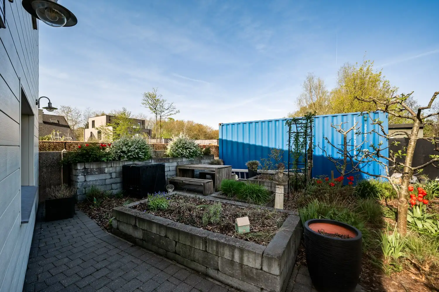 Woning met 2 slpkrs en bijgebouw met veel potentieel foto 27