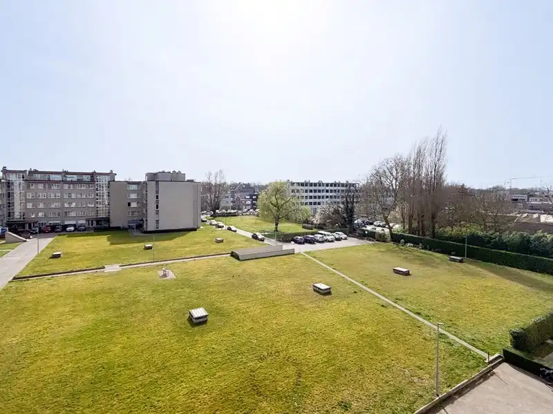 Ruim en lichtrijk appartement met 3 slaapkamers in hartje Beveren foto 14