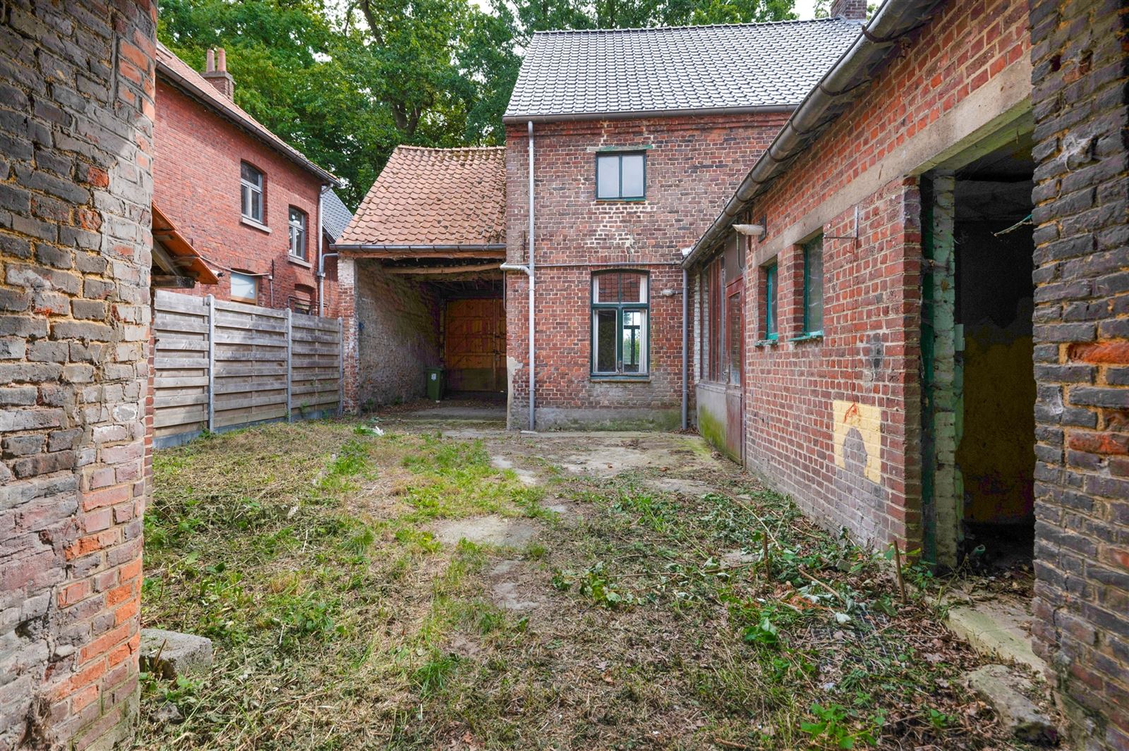 Kasteeldienstwoning te hartje Herzele foto 20