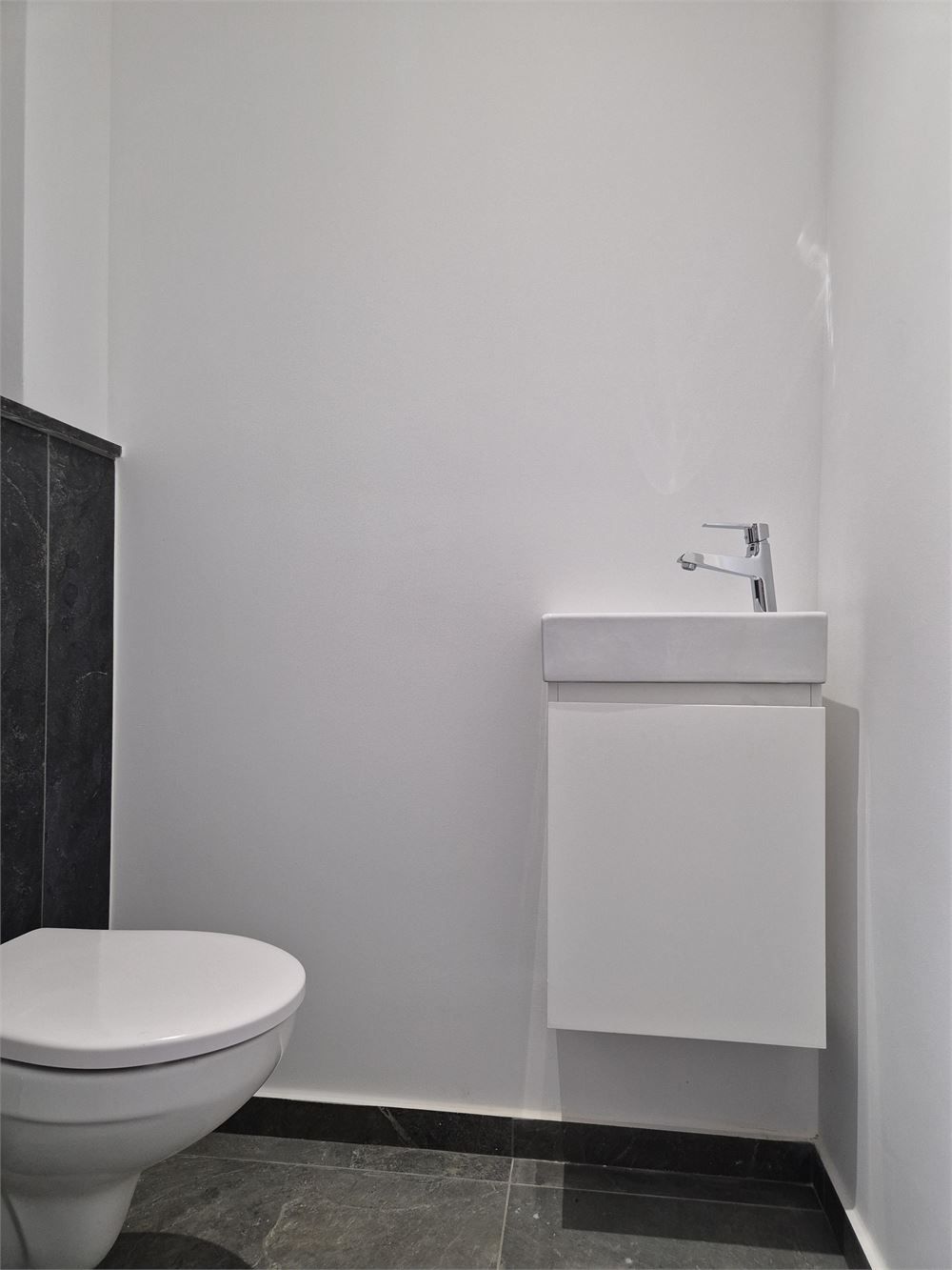 Leuke gerenoveerde woning met 4 slaapkamers en tuin foto 5
