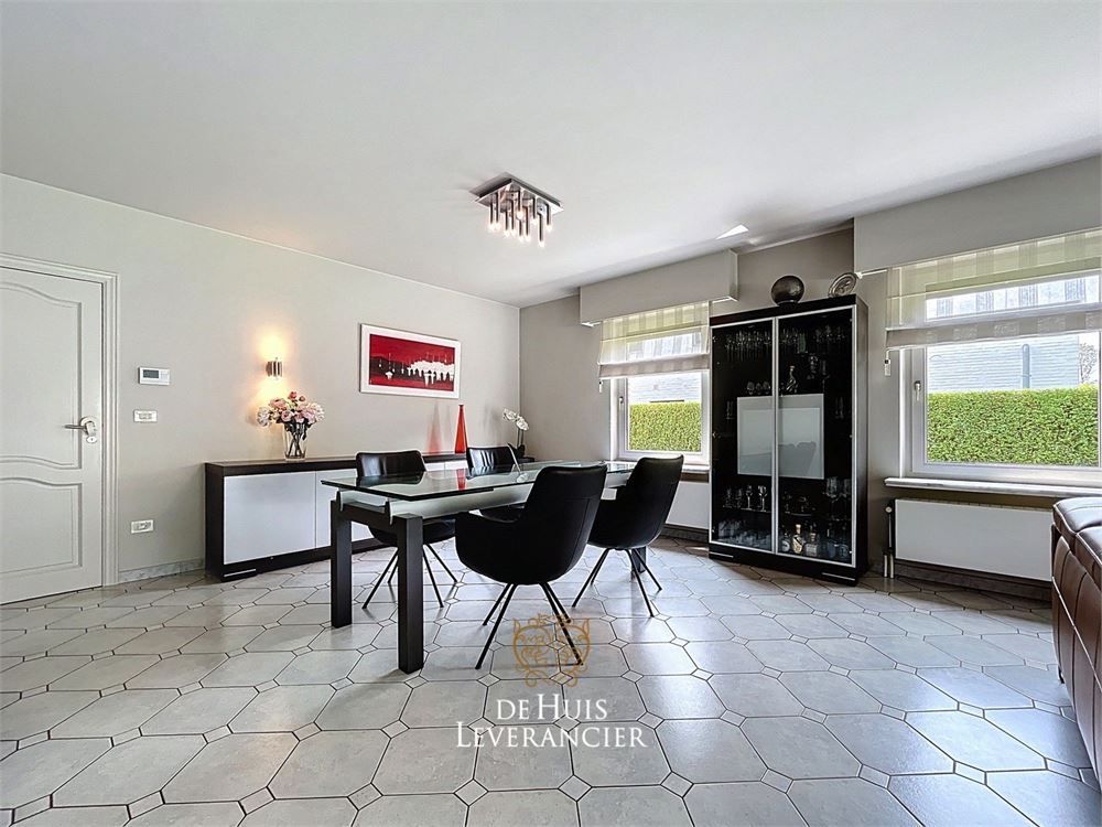 Exclusief wonen in Kontich ? Luxe, rust & ruimte met tuin met zwembad te koop ! foto 8