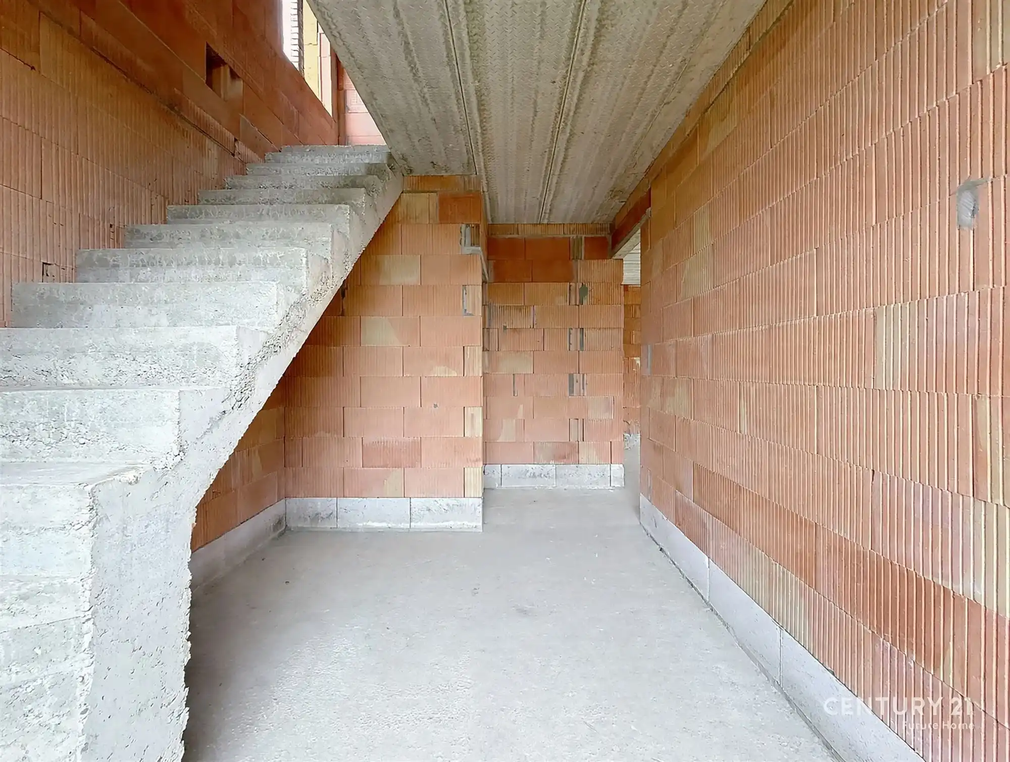 Prachtige ruwbouw woning met afgewerkt bijgebouw te koop! foto 4