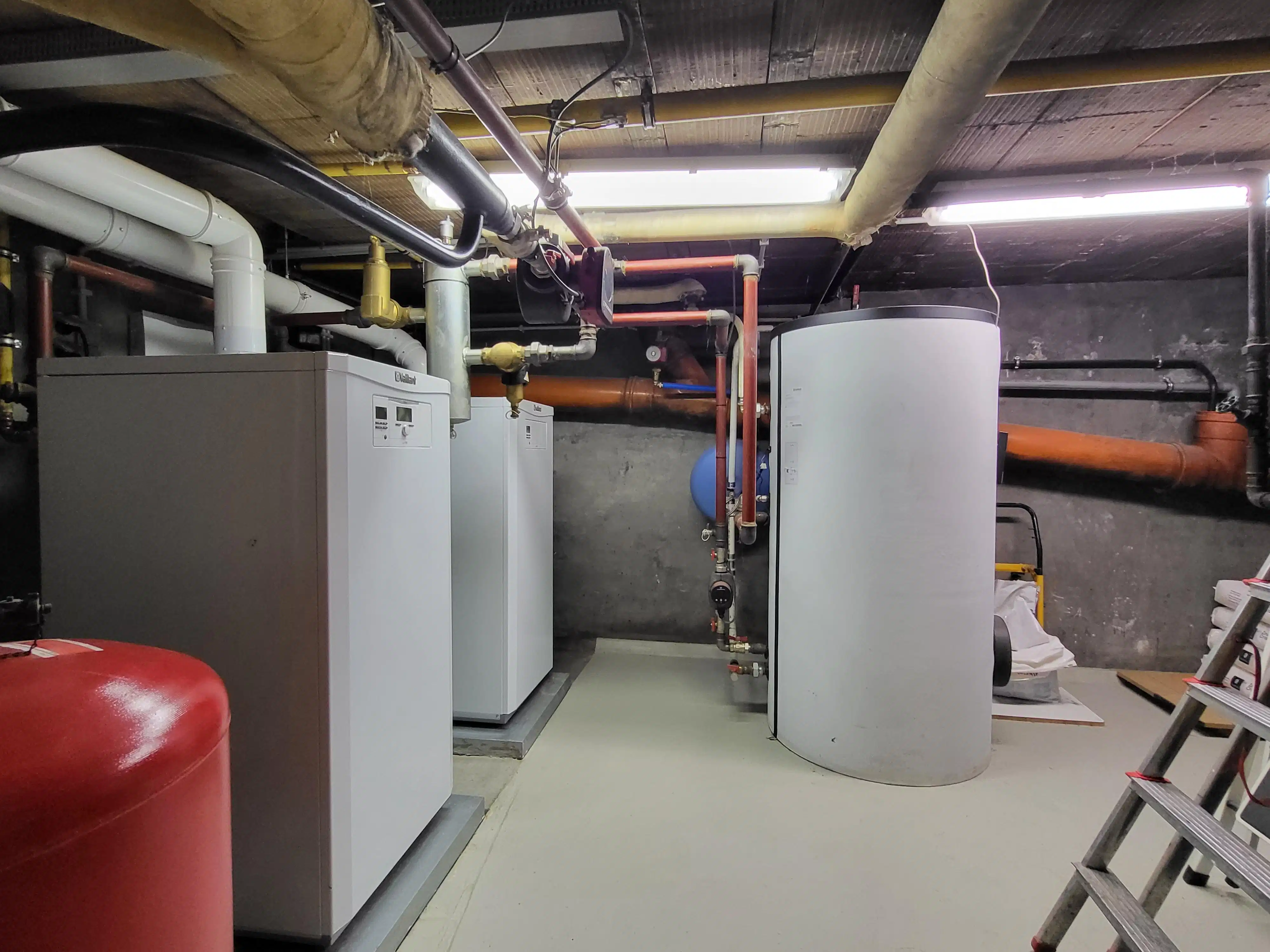 Dit prachtig gerenoveerde appartement uit 2010 is gelegen in het centrum van Zottegem, op de eerste verdieping van een verzorgd gebouw met lift.  foto 21