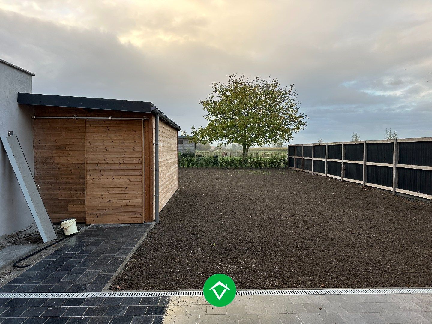 Stijlvolle halfopen nieuwbouwwoning in het landelijke Koekelare foto 24