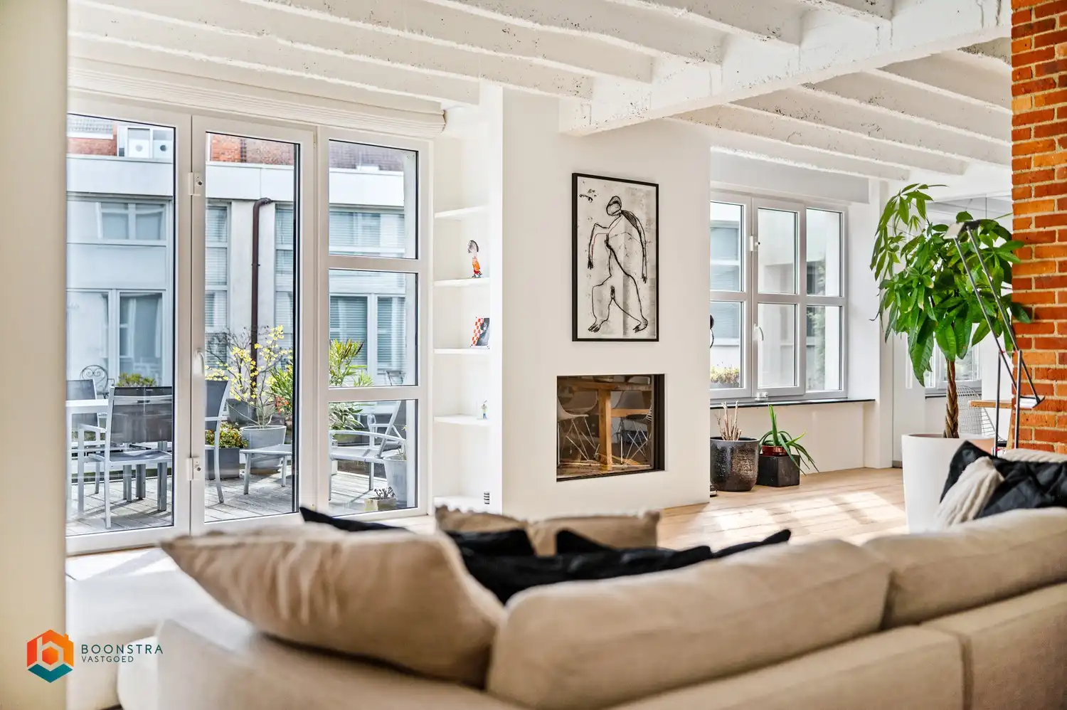 Exclusieve gelijkvloerse loft met 2 slpkrs, terras en staanplaats foto 12