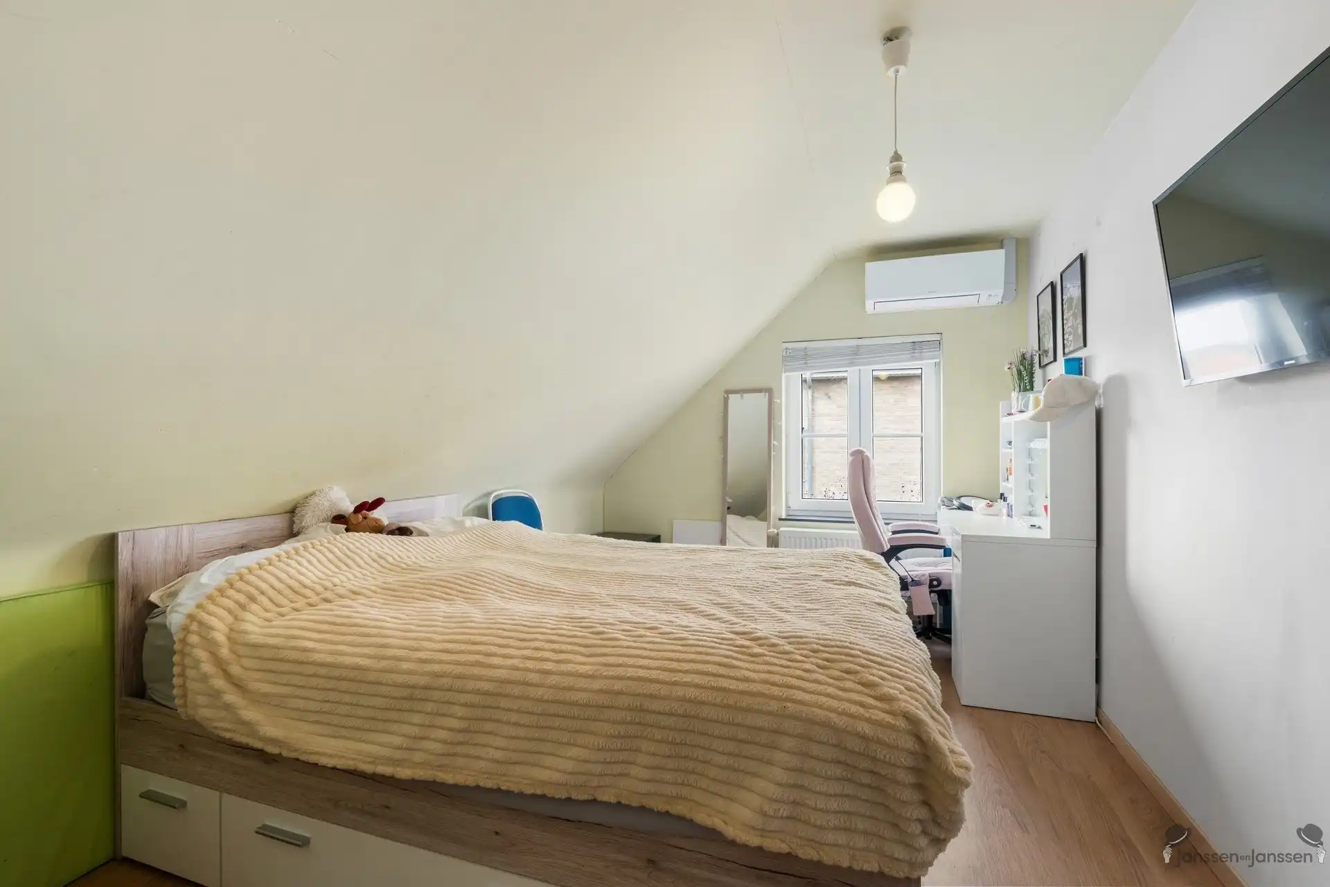 Moderne gezinswoning op een perceel van 6.940 m² met paardenaccommodatie foto 11