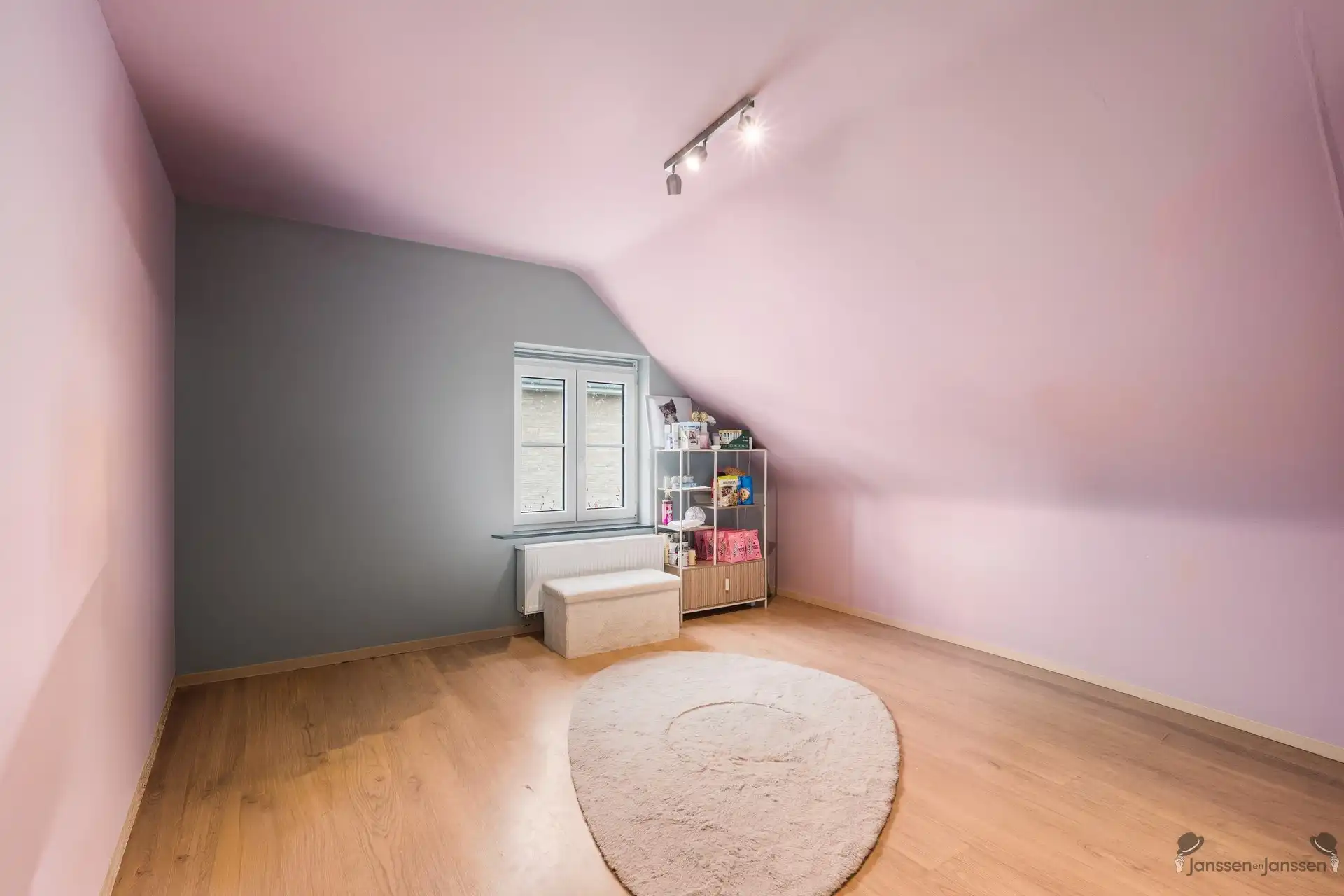 Moderne gezinswoning op een perceel van 6.940 m² met paardenaccommodatie foto 11