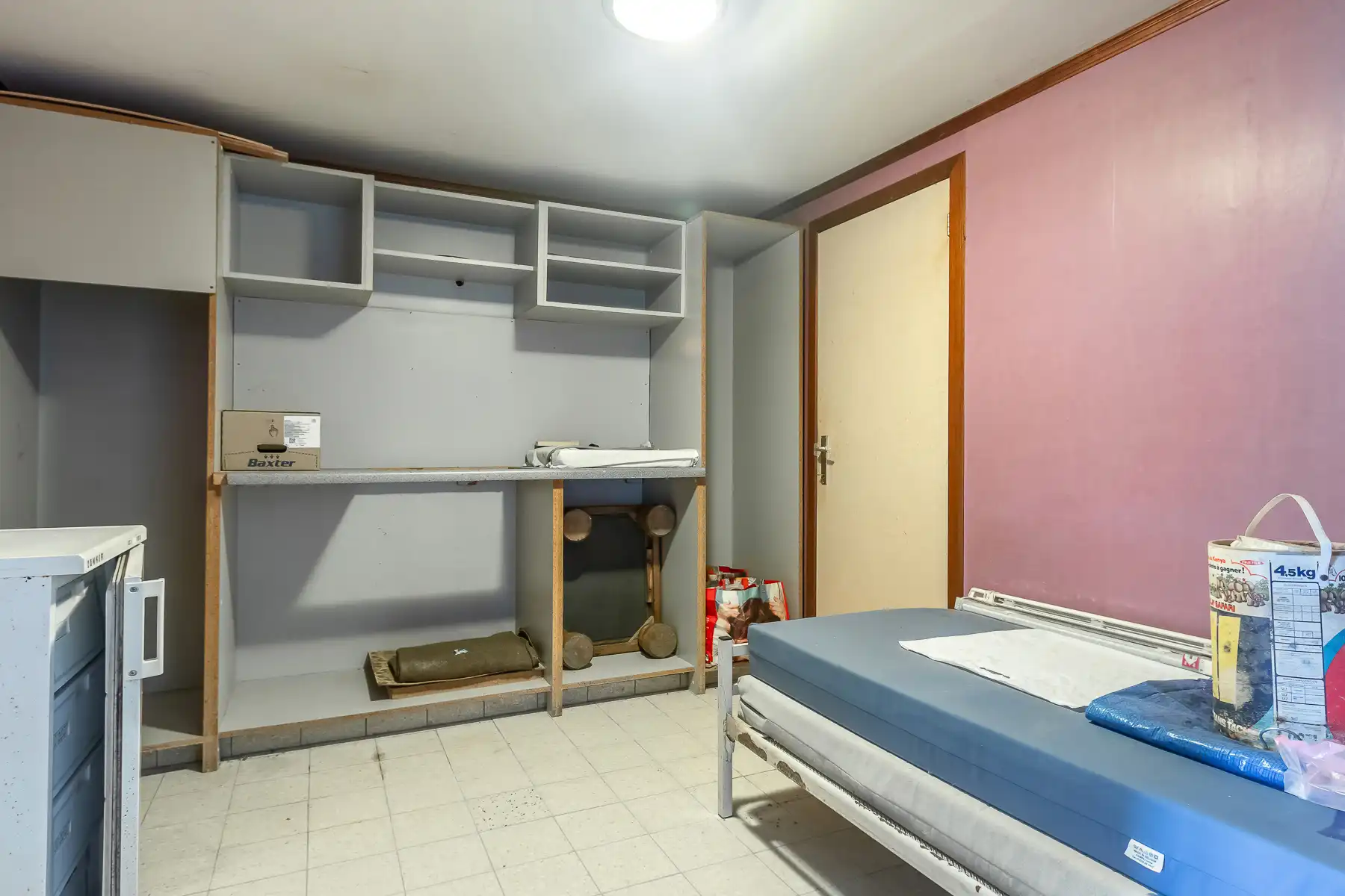 Ruime, te renoveren woning met veel potentieel nabij centrum foto 29